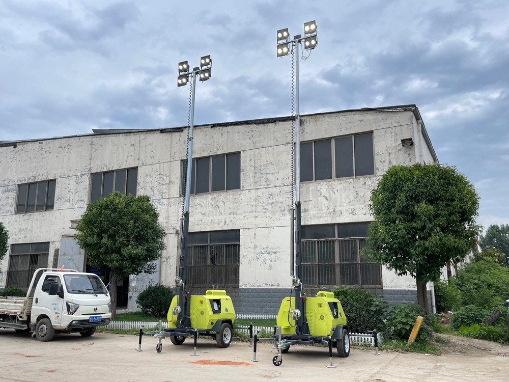 持續(xù)交貨中！山東思拓瑞克20臺(tái)9米移動(dòng)照明燈車陸續(xù)發(fā)貨發(fā)往蒙古國(guó)